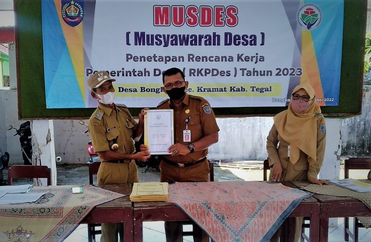 Dinas Dukcapil Bagikan 66 Akta Kematian Dan Buku Pokok Pemakaman Ke ...