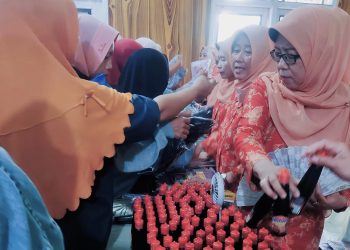 Dharma Wanita Persatuan Kabupaten Tegal Gelar Pasar Murah
