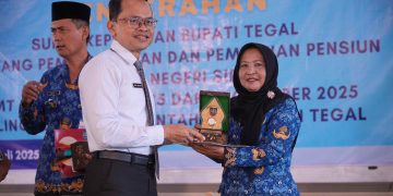 Jelang Purna Tugas, 89 PNS Pemkab Tegal Terima SK Pensiun