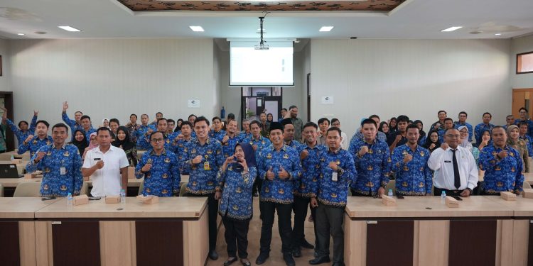 65 PIC Siap Respon Aduan Warga Lewat Aplikasi Lapor Bupati Tegal versi 4.0
