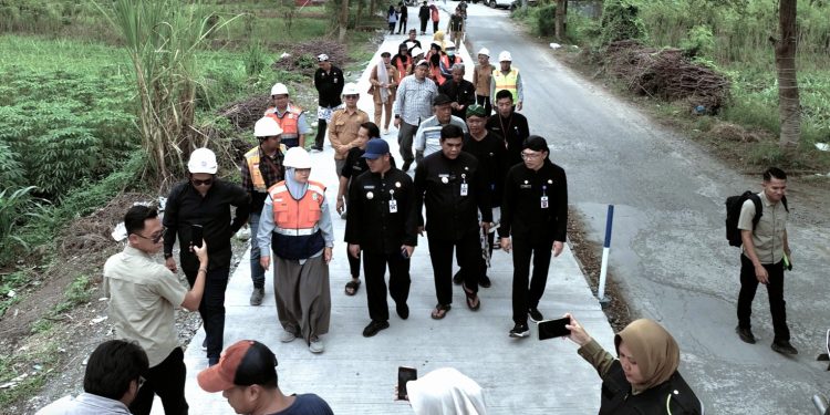 Ischak-Kholid Tinjau Sembilan Lokasi Pekerjaan Infrastruktur
