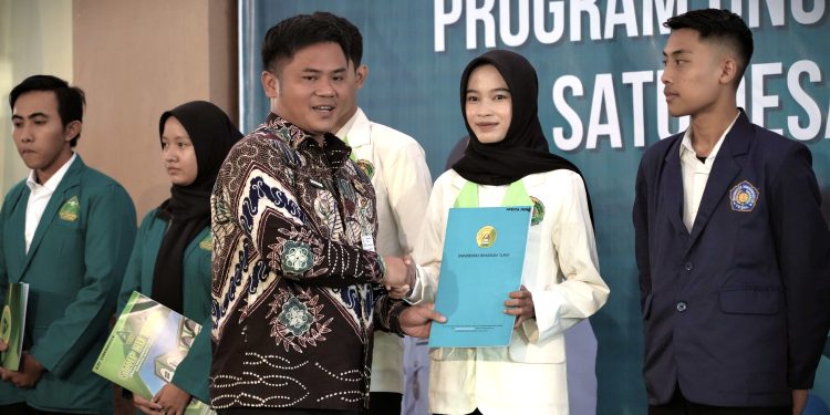 287 Mahasiswa Resmi Terima Beasiswa Sadesa 2025