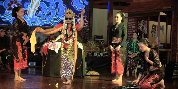 Pesona Magis Tari Sintren Bius Pengunjung TMII Jakarta