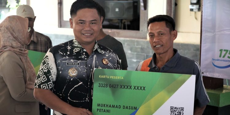 8.146 Petani dan Nelayan di Kabupaten Tegal Terima Bantuan Perlindungan BPJS Ketenagakerjaan