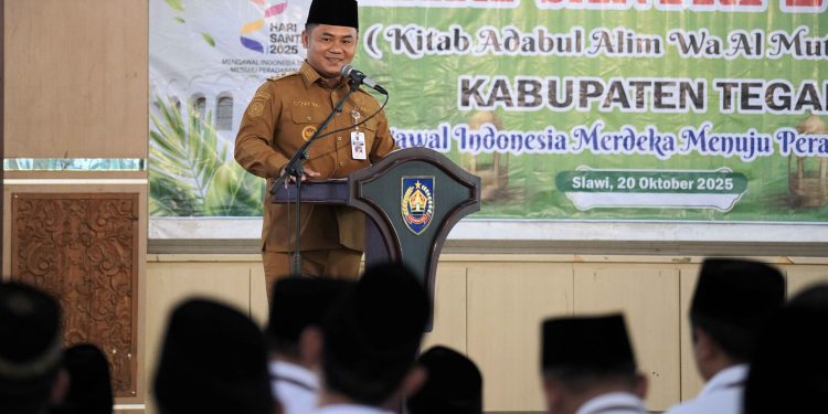 Mengajarkan Adab Guru dan Murid Lewat Kitab Adabul Alim wal Muta’allim