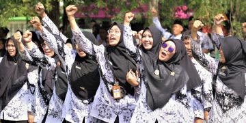 Kado di Hari Guru, Insentif Guru Honorer Naik Jadi Rp400 Ribu di 2026