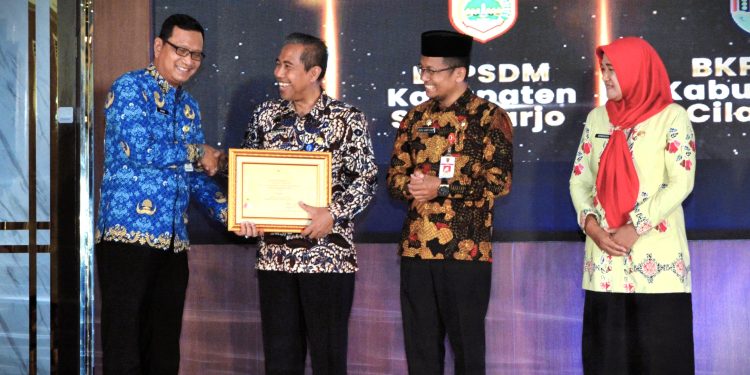 Pemkab Tegal Raih Bangkom Award Jateng 2025