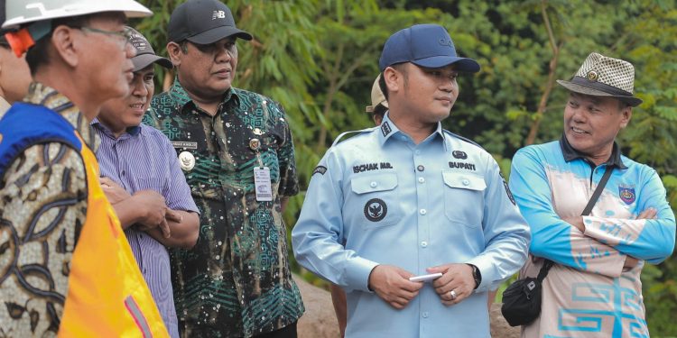 Bupati Ischak: Proyek Jalan Molor, Pengawas dan Kontraktor Harus Bertanggung Jawab