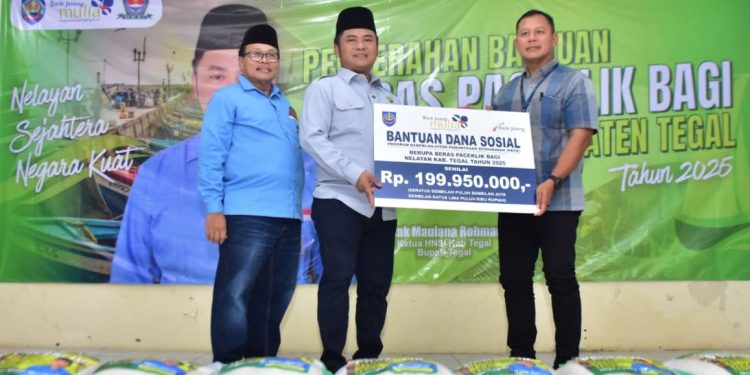 1.333 Nelayan Pantura Terima Bantuan Beras Paceklik