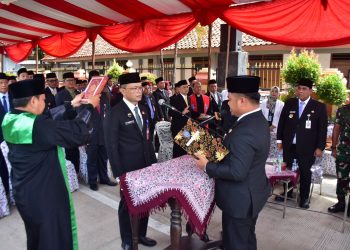 Dari Ruas Jalan Pagerbarang–Jatibarang, Bupati Tegal Lantik dan Kukuhkan Ratusan ASN