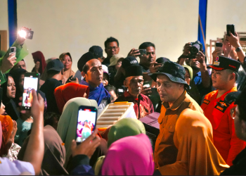 Bupati Tegal Dampingi Gubernur Jawa Tengah Tinjau Bencana Tanah Bergerak di Desa Padasari