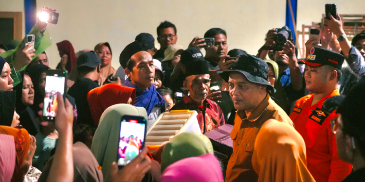 Bupati Tegal Dampingi Gubernur Jawa Tengah Tinjau Bencana Tanah Bergerak di Desa Padasari