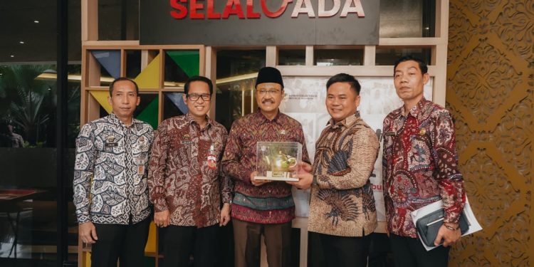 Pemkab Tegal Dorong Percepatan Pembangunan Sekolah Rakyat, Bupati Hadiri Audiensi dengan Menteri Sosial
