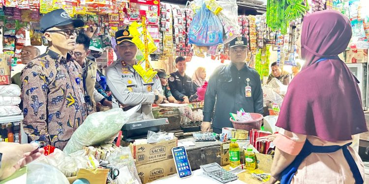 Kawal Stabilitas Harga Sembako, Bupati Tegal Turun Langsung Pantau Pasar