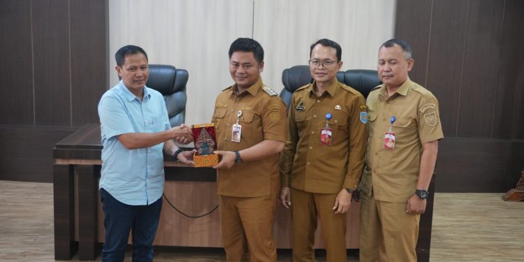 Bupati Tegal Sambut Komisi A DPRD Jateng Bahas Penyusunan Perda Pelayanan Publik